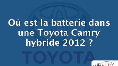 Où est la batterie dans une Toyota Camry hybride 2012 ?
